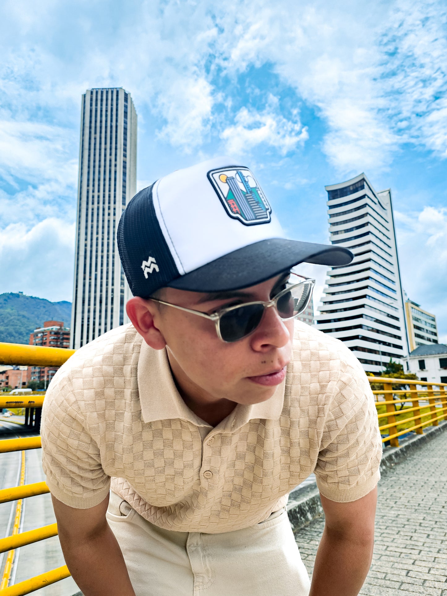 GORRA TRUCKER RINCONES CAPITALINOS CENTRO - FRENTE DURO