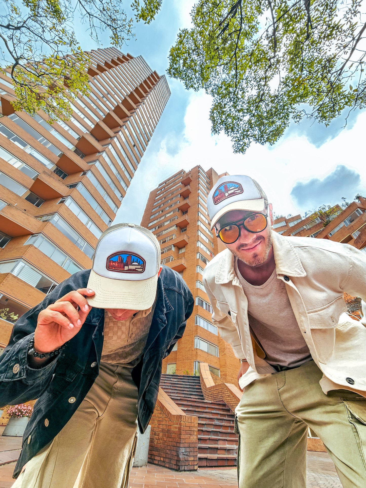 GORRA TRUCKER RINCONES CAPITALINOS MACARENA - FRENTE DURO