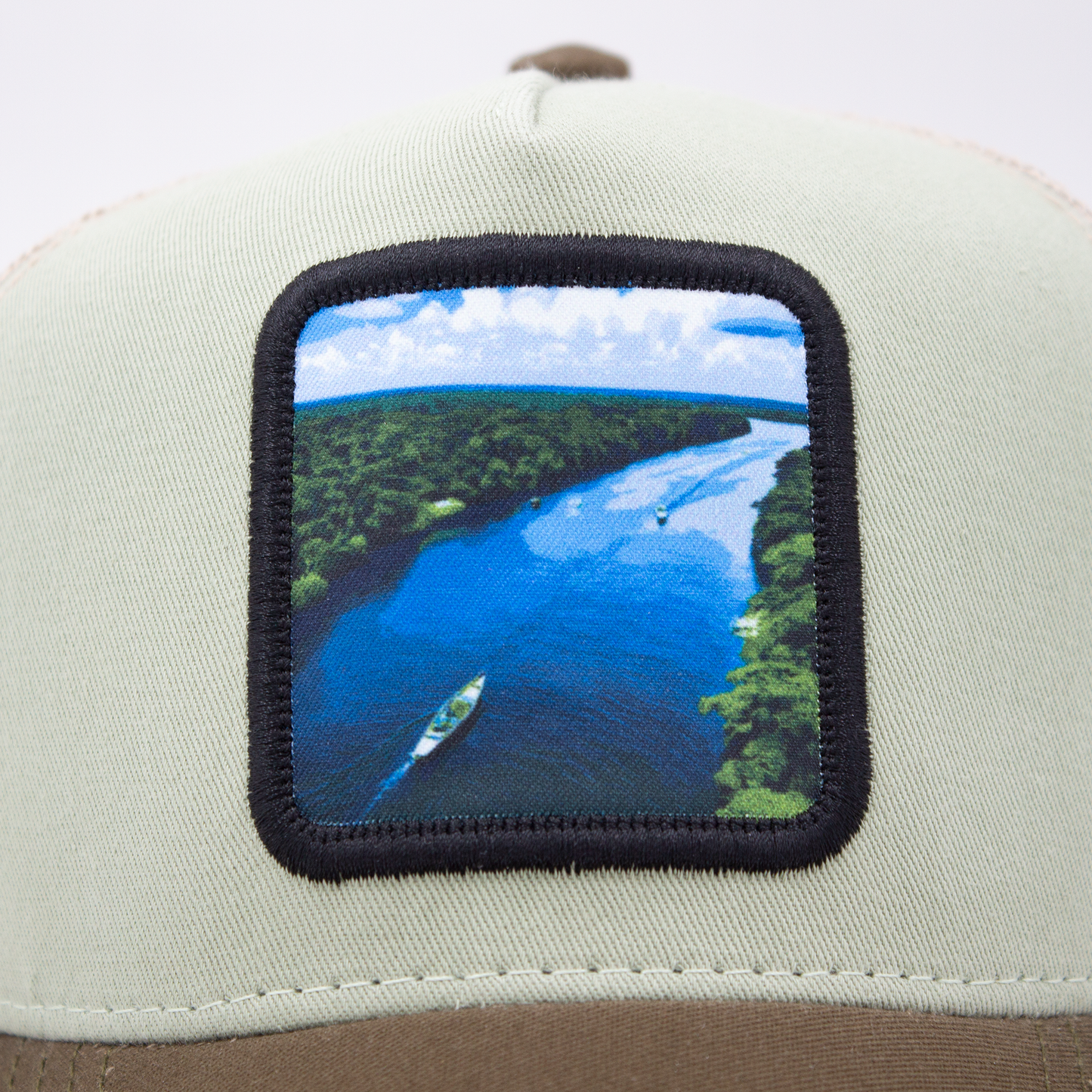 GORRA TRUCKER ESTO ES COLOMBIA LETICIA - FRENTE DURO