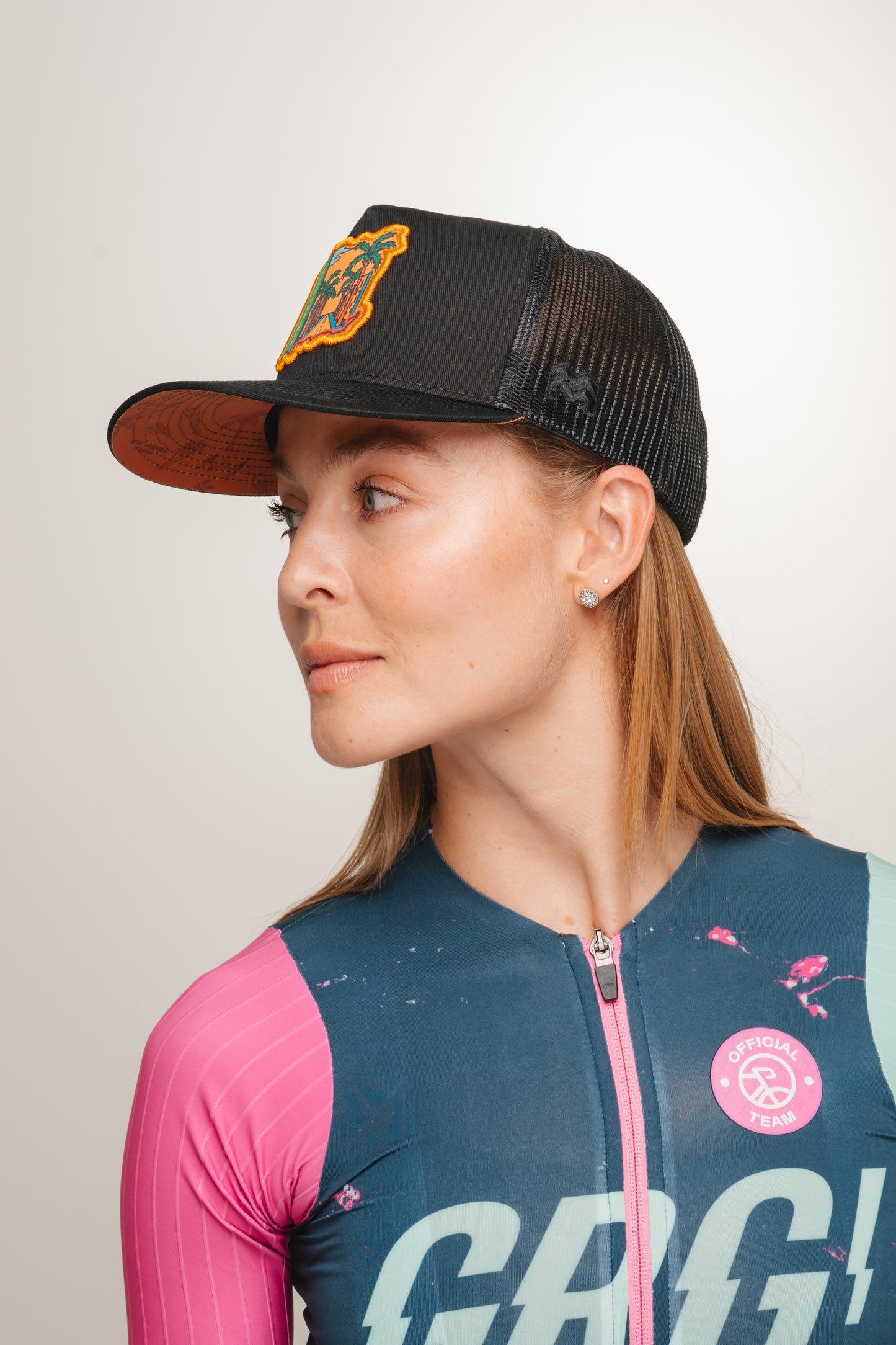 GORRA TRUCKER COLOMBIA EN 2 RUEDAS ALTO DE PALMAS - FRENTE DURO