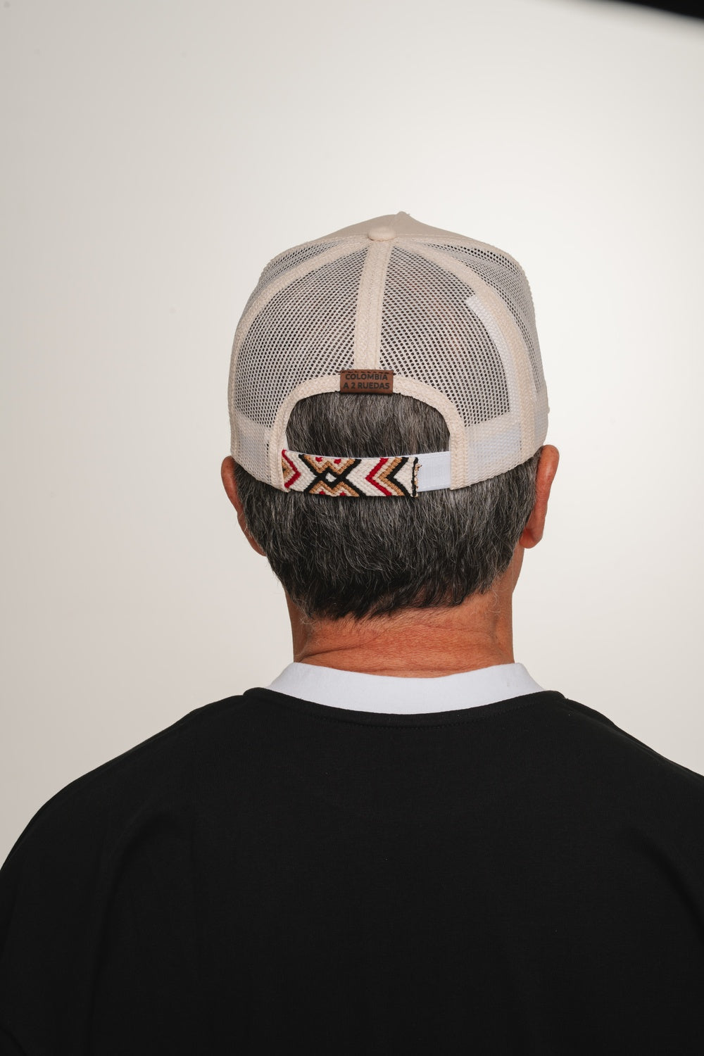 GORRA TRUCKER COLOMBIA EN 2 RUEDAS GIRO DE RIGO - FRENTE DURO