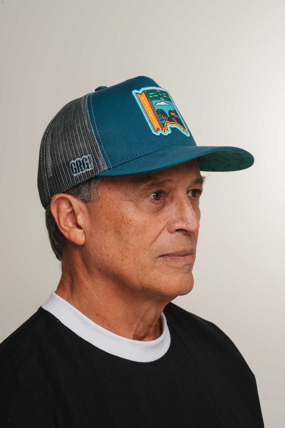 GORRA TRUCKER COLOMBIA EN 2 RUEDAS ALTO DE PATIOS - FRENTE DURO