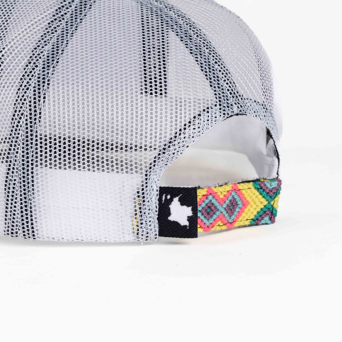 GORRA TRUCKER ORÍGENES BLANCO - FRENTE DURO