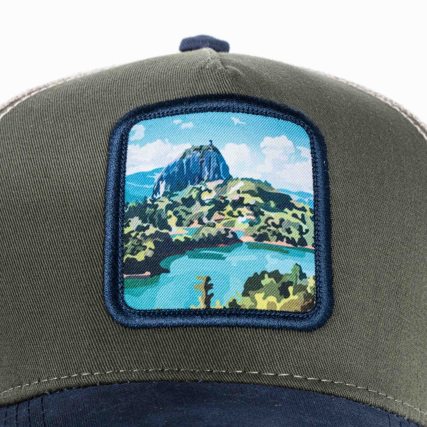 GORRA TRUCKER ESTO ES COLOMBIA PEÑOL - FRENTE DURO