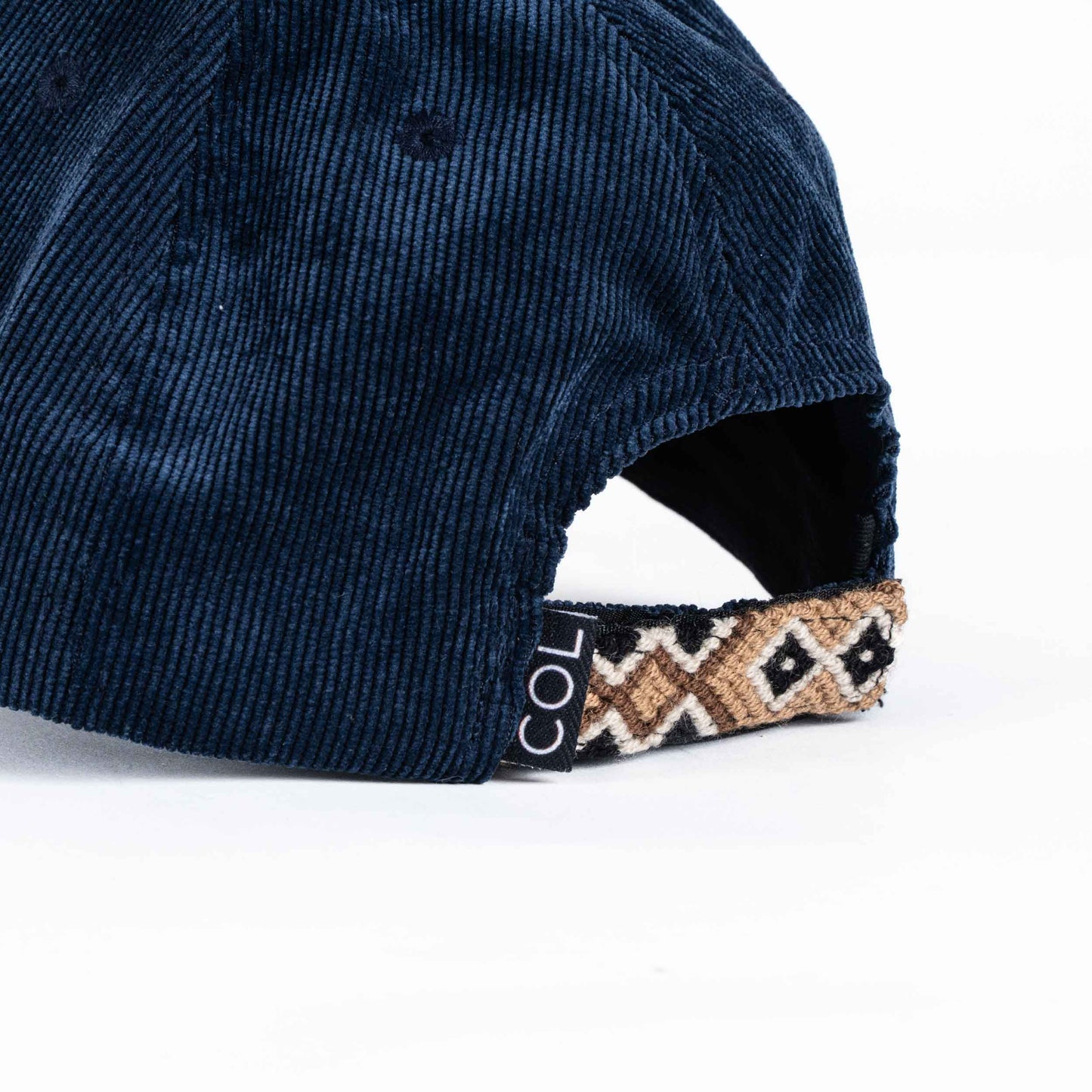 GORRA RAICES AZUL OSCURO CUERO - FRENTE BLANDO