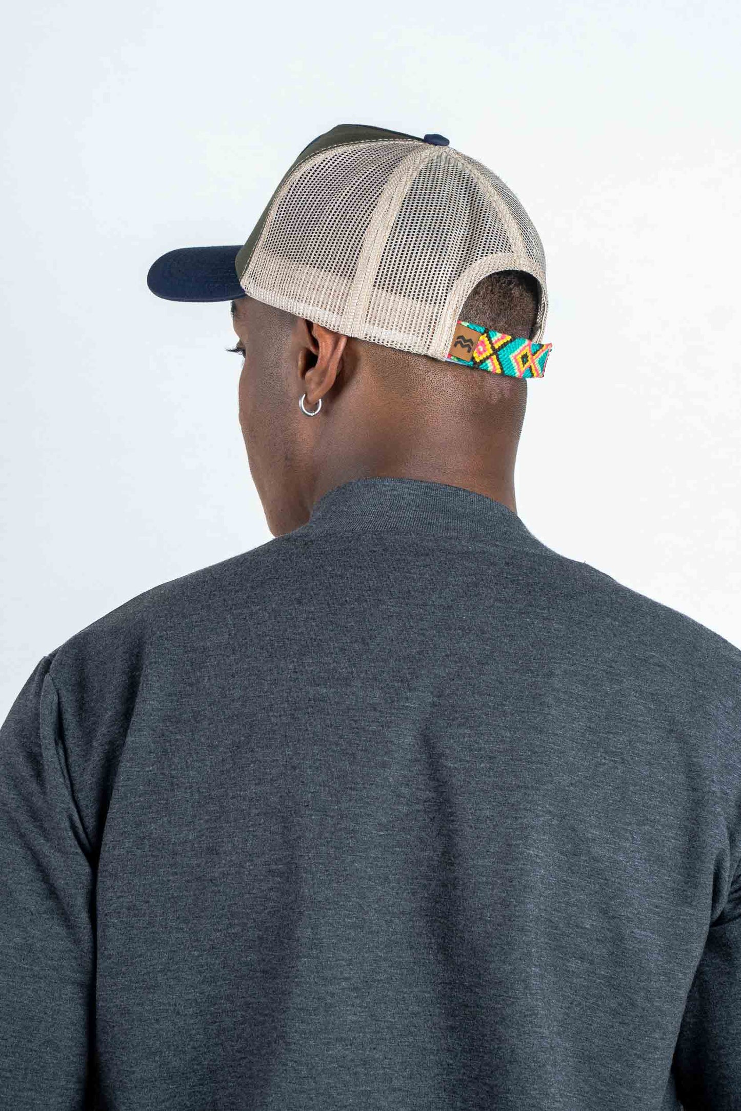 GORRA TRUCKER ESTO ES COLOMBIA PEÑOL - FRENTE DURO