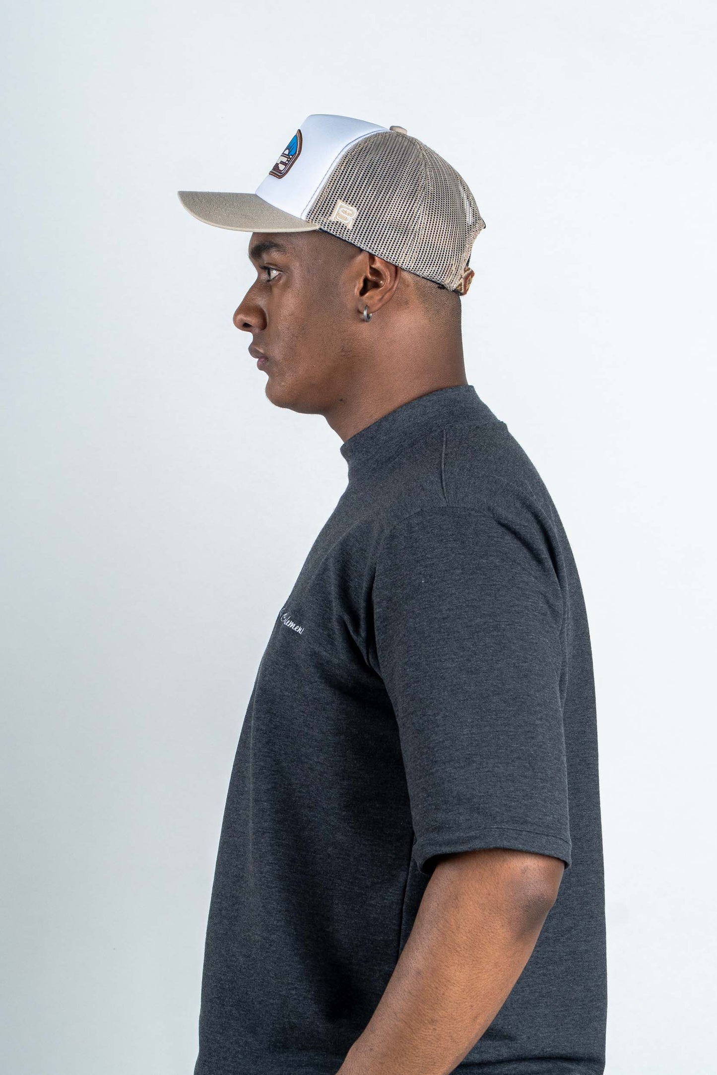 GORRA TRUCKER RINCONES CAPITALINOS MACARENA - FRENTE DURO