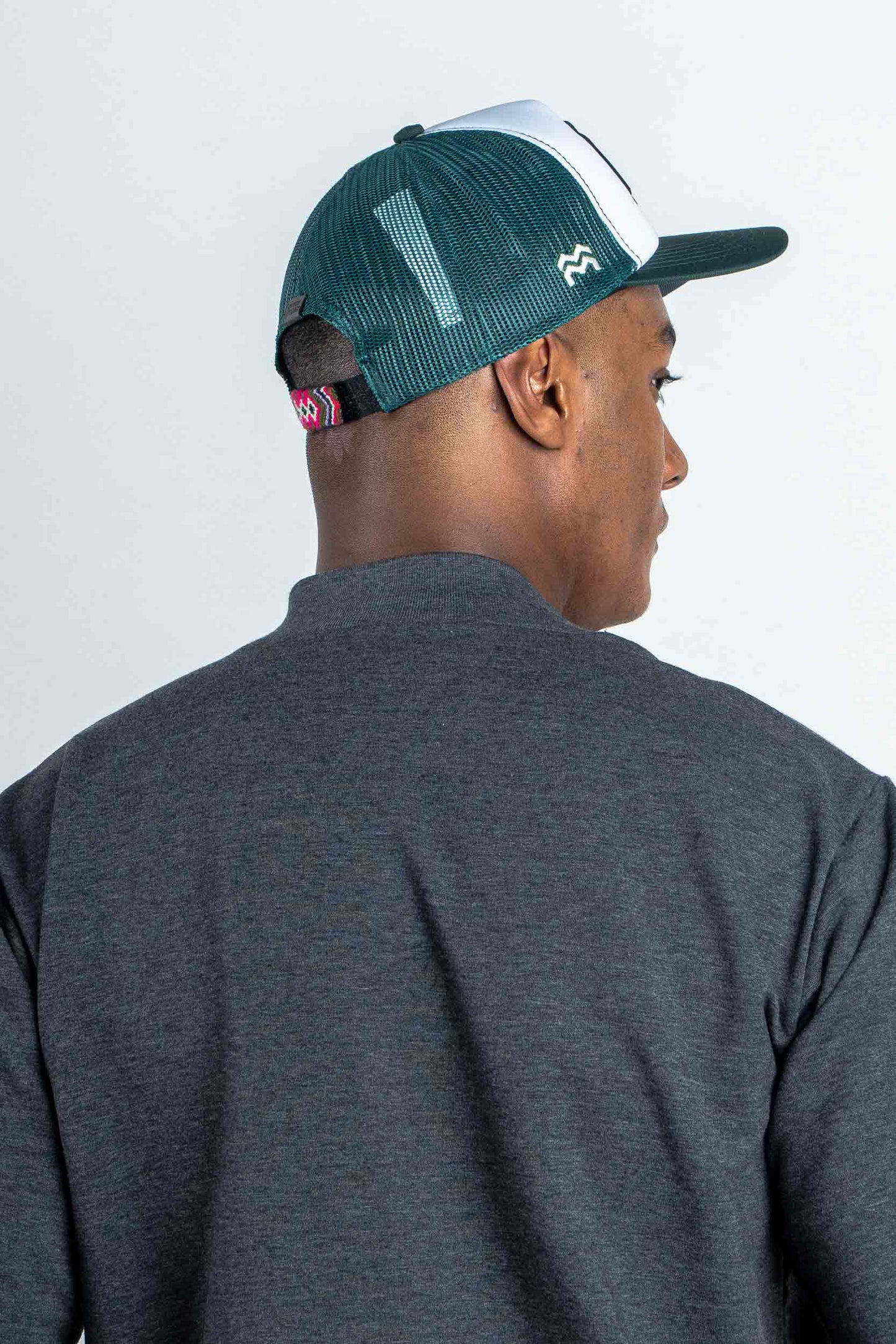 GORRA TRUCKER RINCONES CAPITALINOS LA 57 - FRENTE DURO