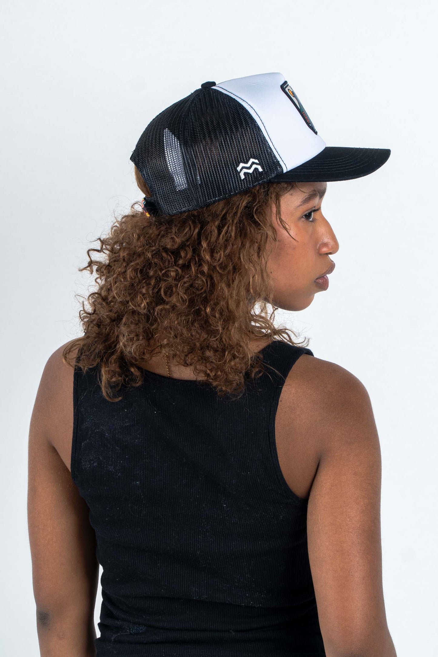 GORRA TRUCKER RINCONES CAPITALINOS TORRES CAPITALINAS - FRENTE DURO