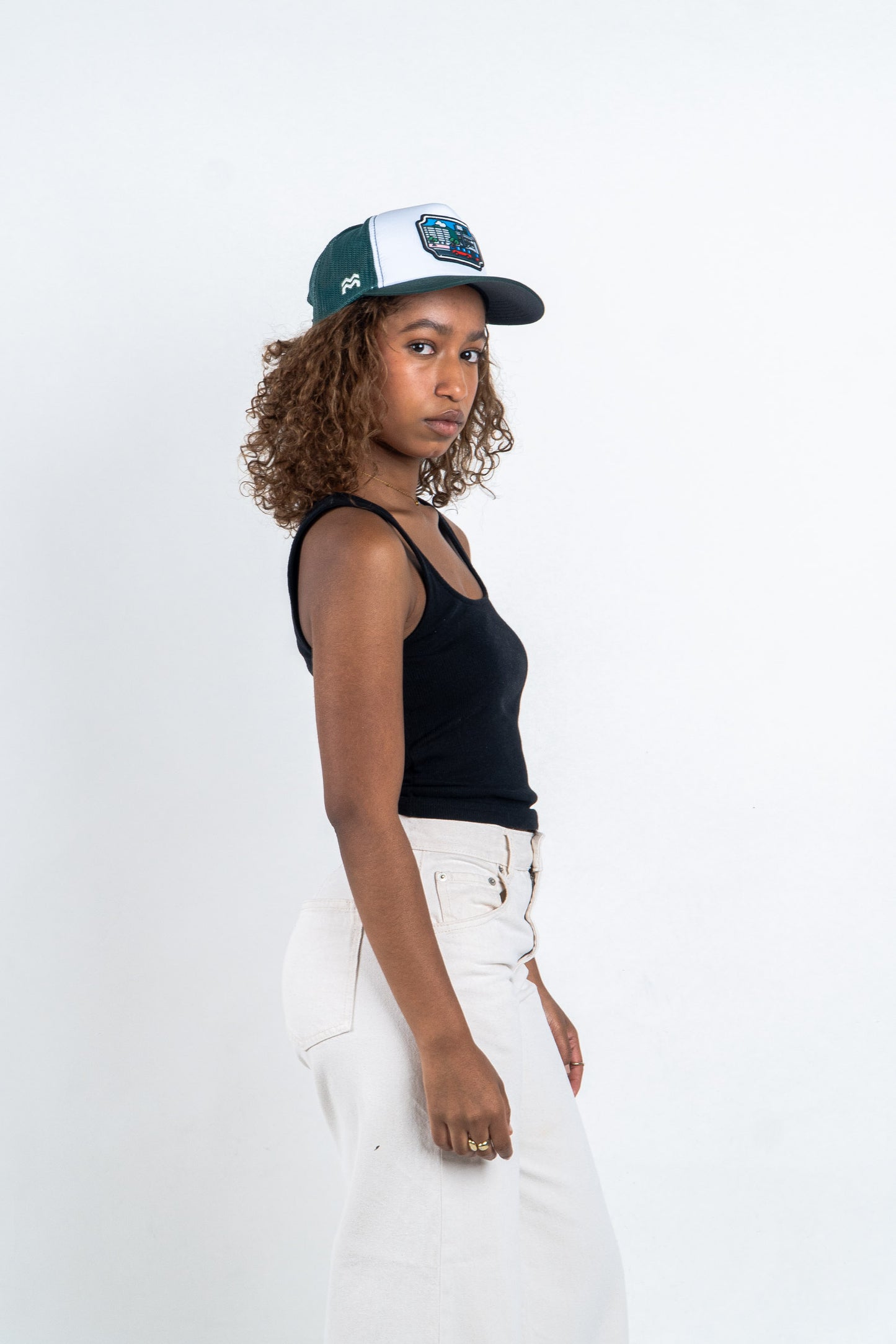 GORRA TRUCKER RINCONES CAPITALINOS LA 57 - FRENTE DURO