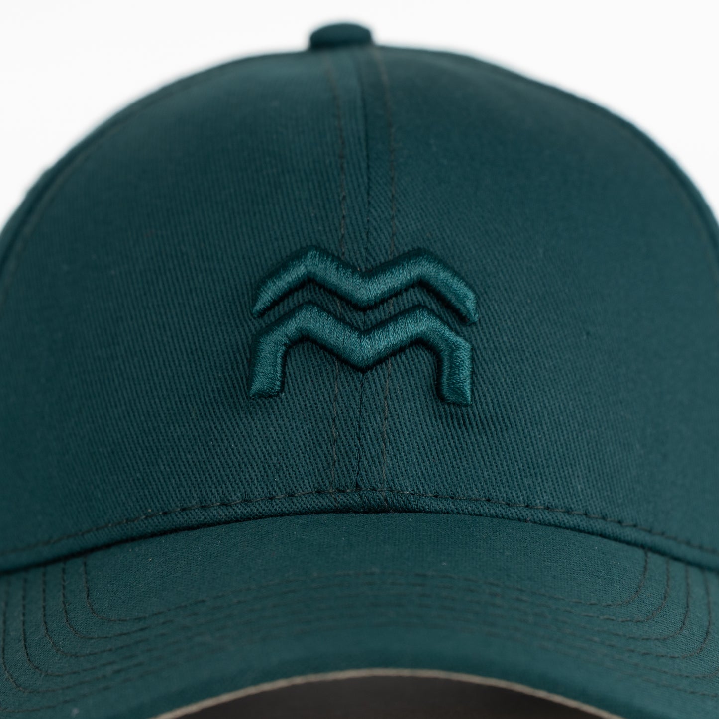 GORRA ORÍGENES VERDE BOTELLA AL TONO - FRENTE DURO