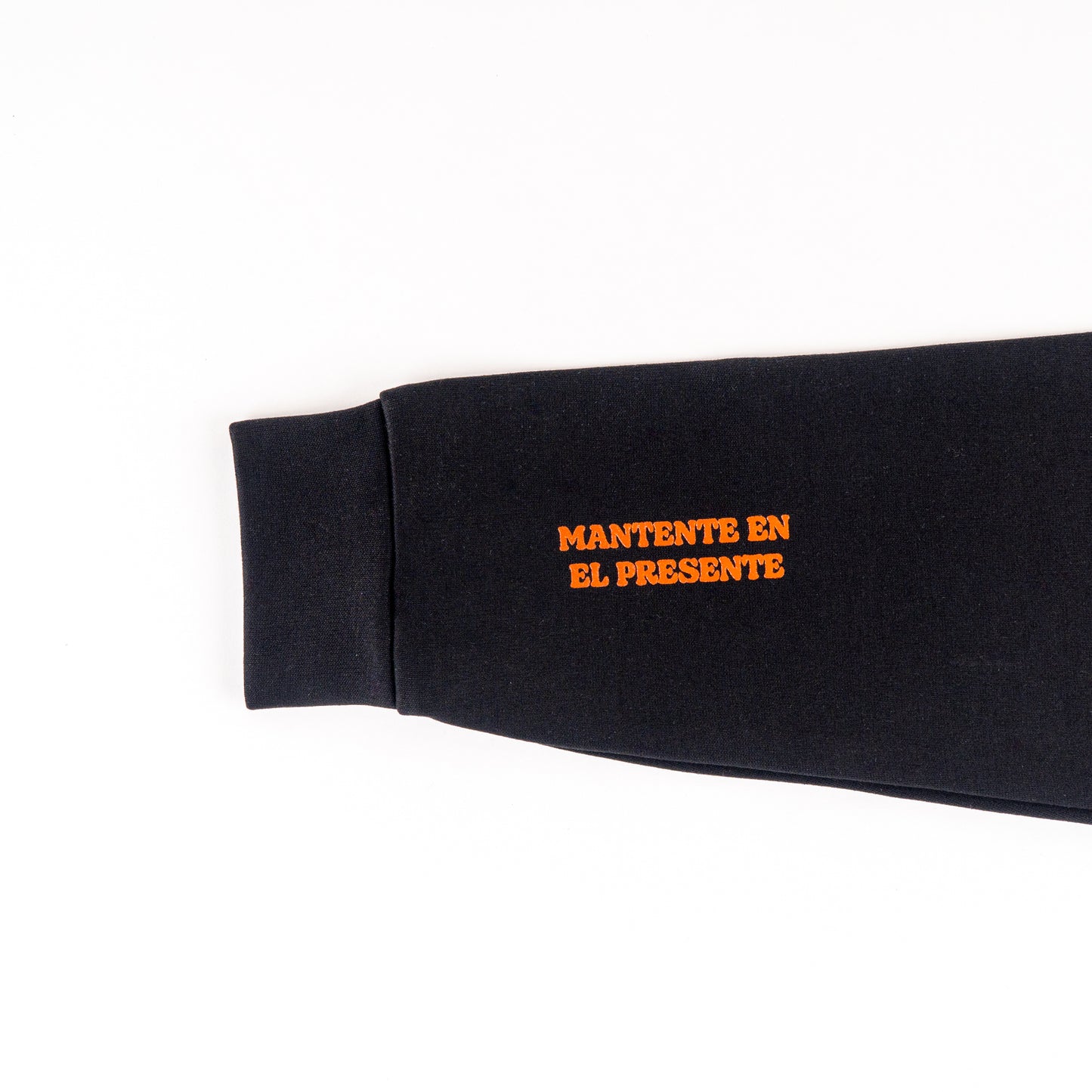 CREWNECK NEGRO UNISEX SANARA MAÑANA - DETALLES
