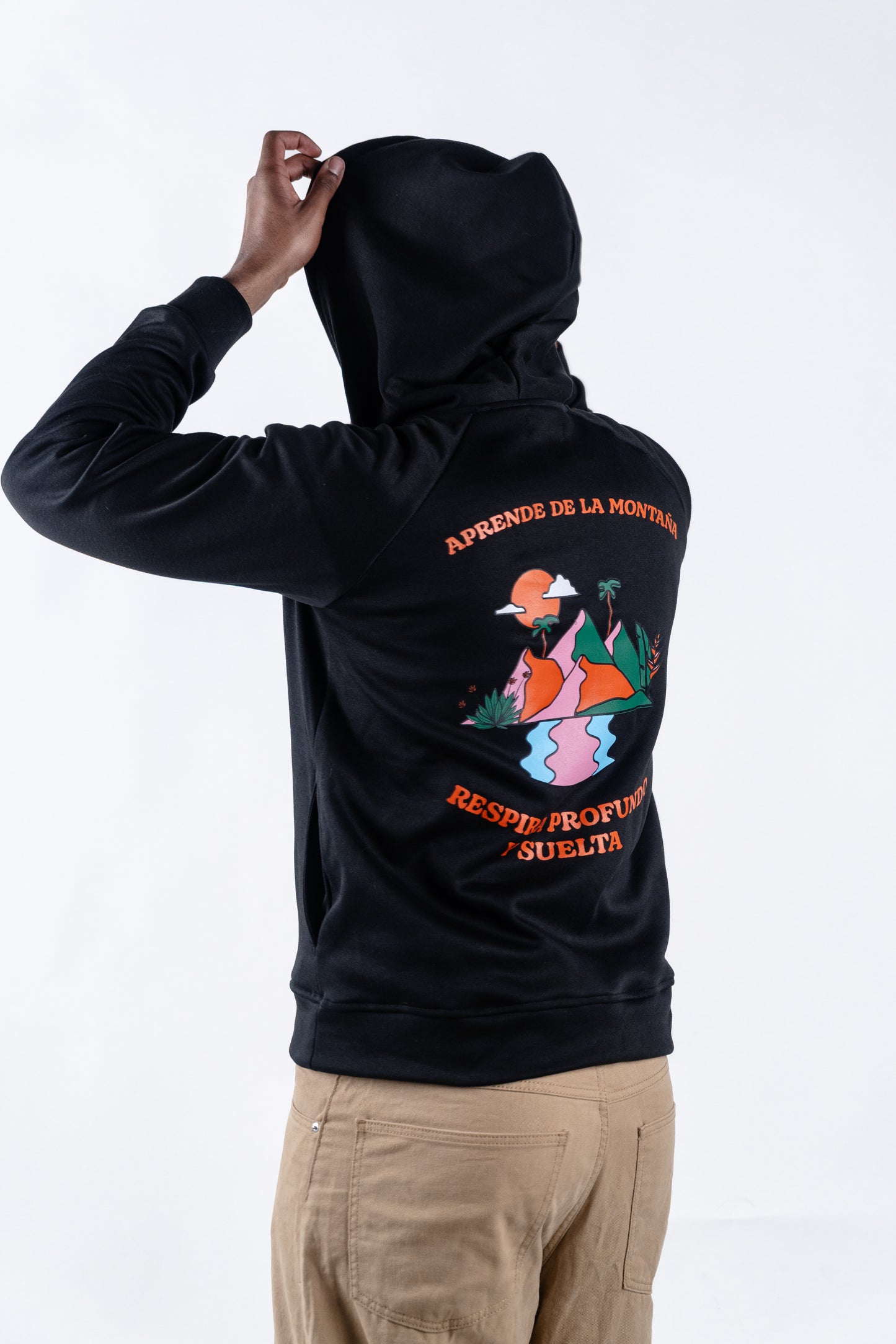 HOODIE NEGRO UNISEX SANARA MAÑANA - RESPIRAR