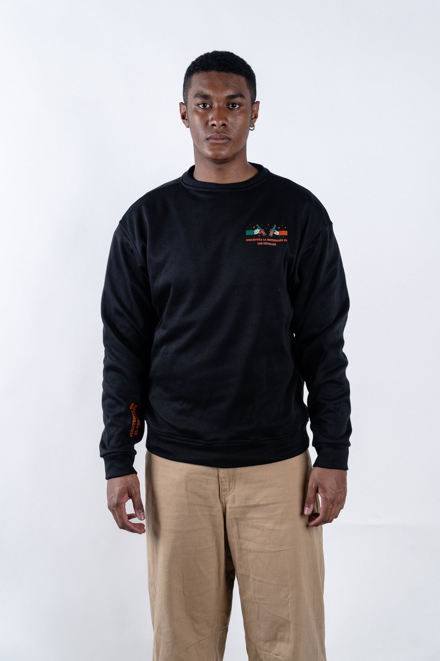CREWNECK NEGRO UNISEX SANARA MAÑANA - DETALLES