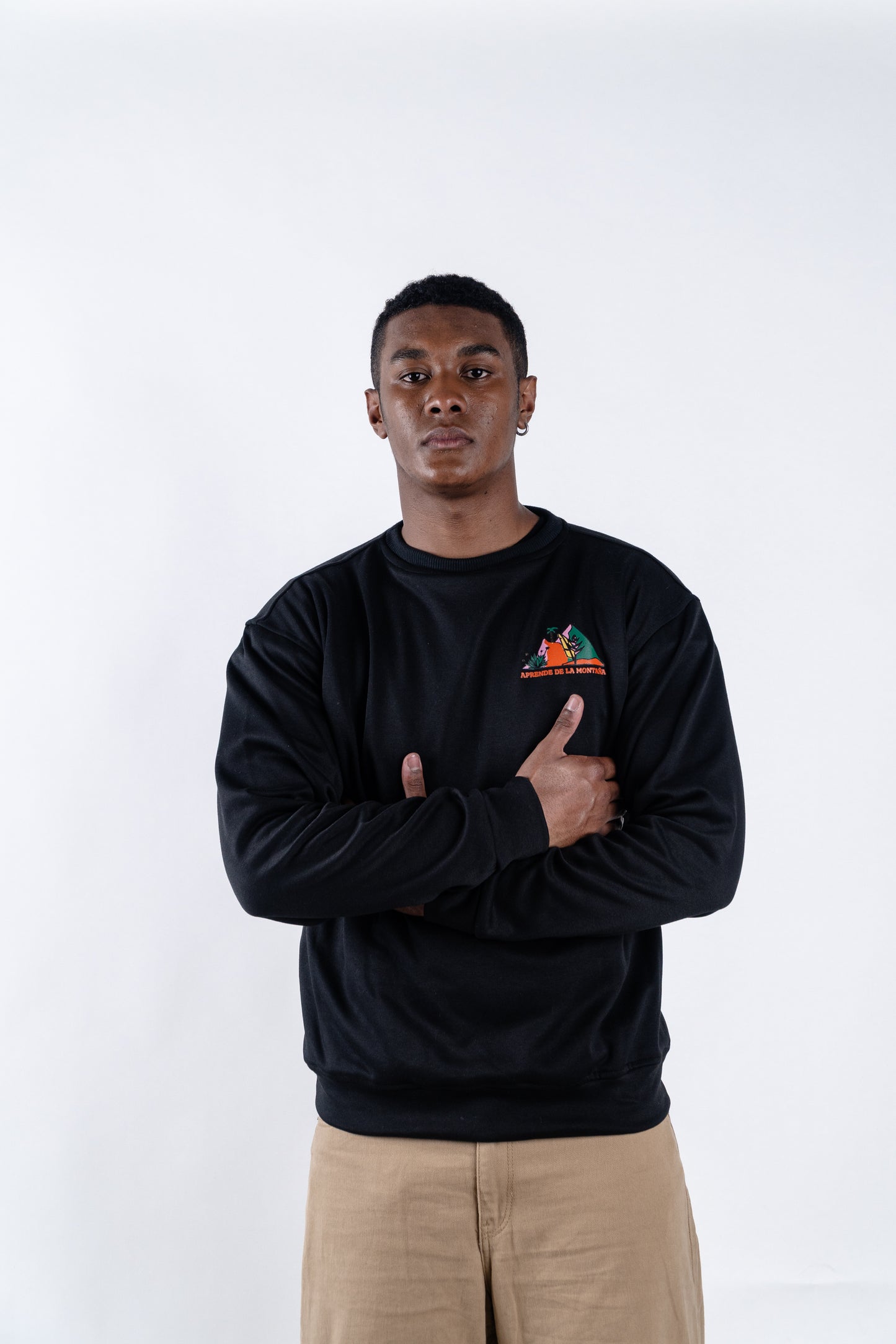 CREWNECK NEGRO UNISEX SANARA MAÑANA - RESPIRAR