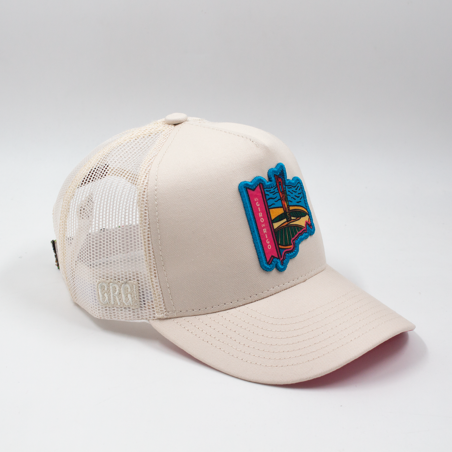GORRA TRUCKER COLOMBIA EN 2 RUEDAS GIRO DE RIGO - FRENTE DURO