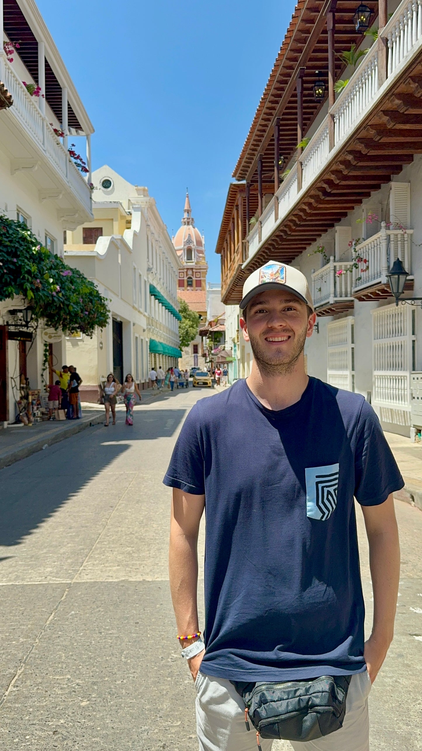 GORRA TRUCKER ESTO ES COLOMBIA CARTAGENA - FRENTE DURO
