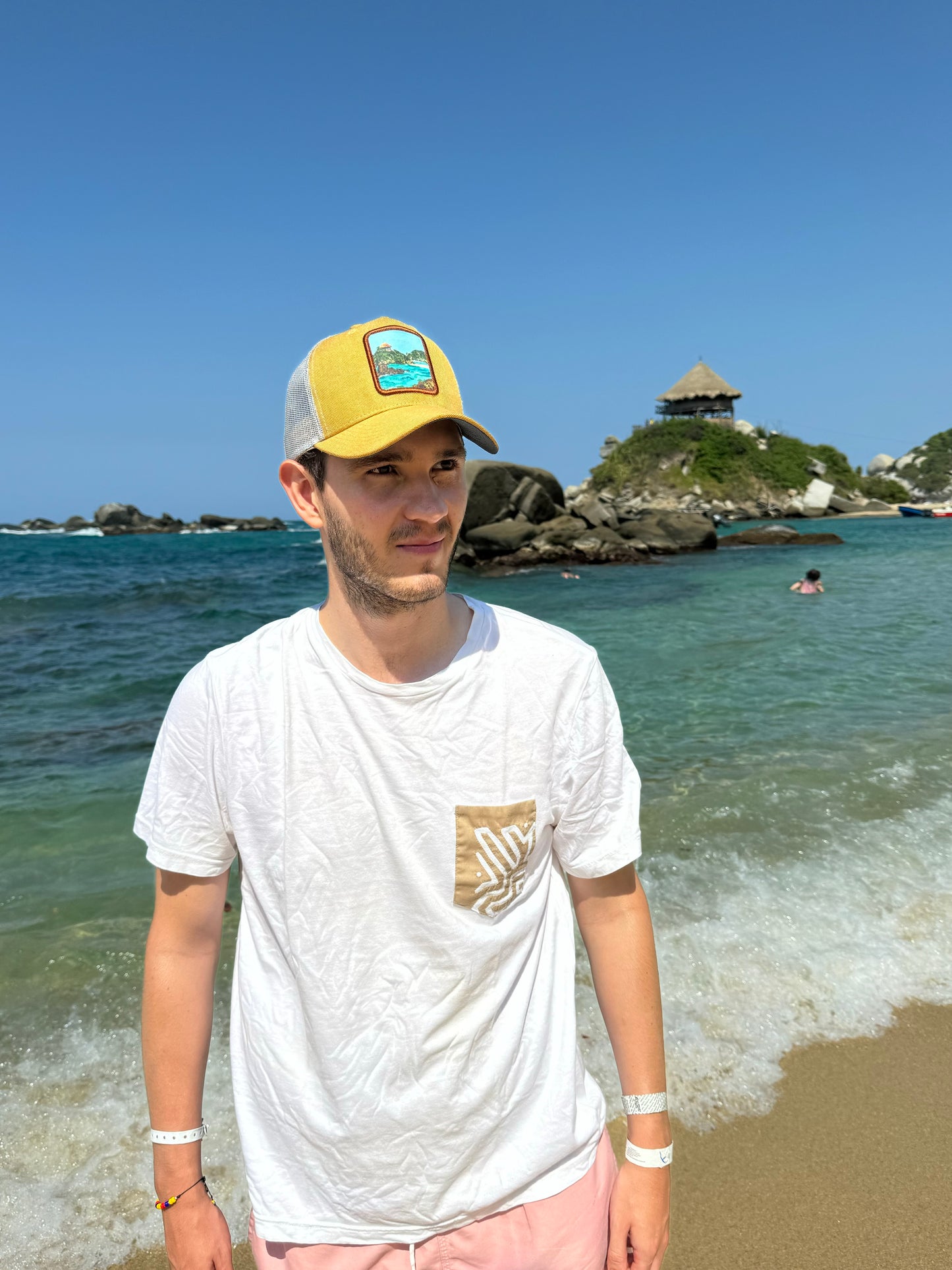 GORRA TRUCKER ESTO ES COLOMBIA TAYRONA - FRENTE DURO