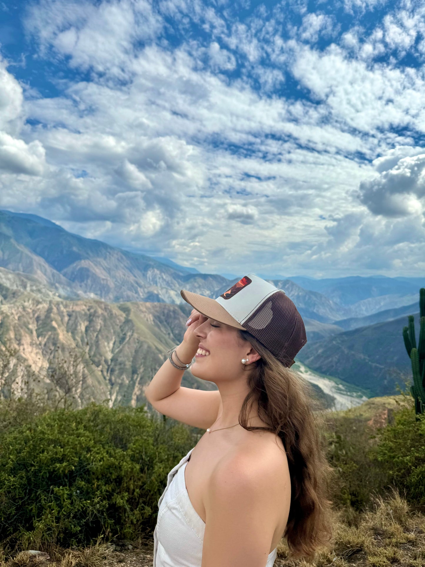 GORRA TRUCKER ESTO ES COLOMBIA CHICAMOCHA - FRENTE DURO