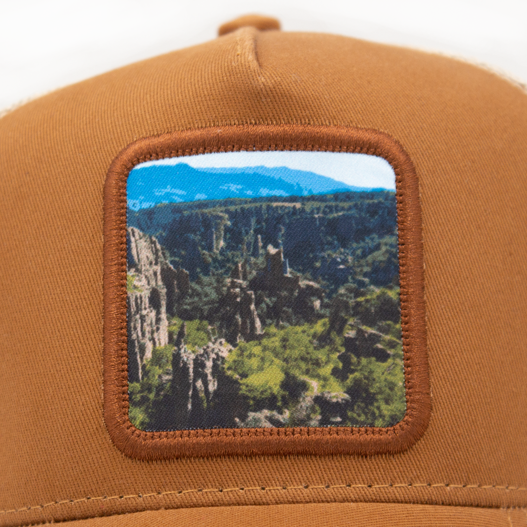 GORRA TRUCKER ESTO ES COLOMBIA ESTORAQUES - FRENTE DURO