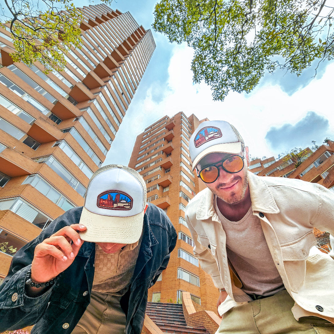 GORRA TRUCKER RINCONES CAPITALINOS MACARENA - FRENTE DURO