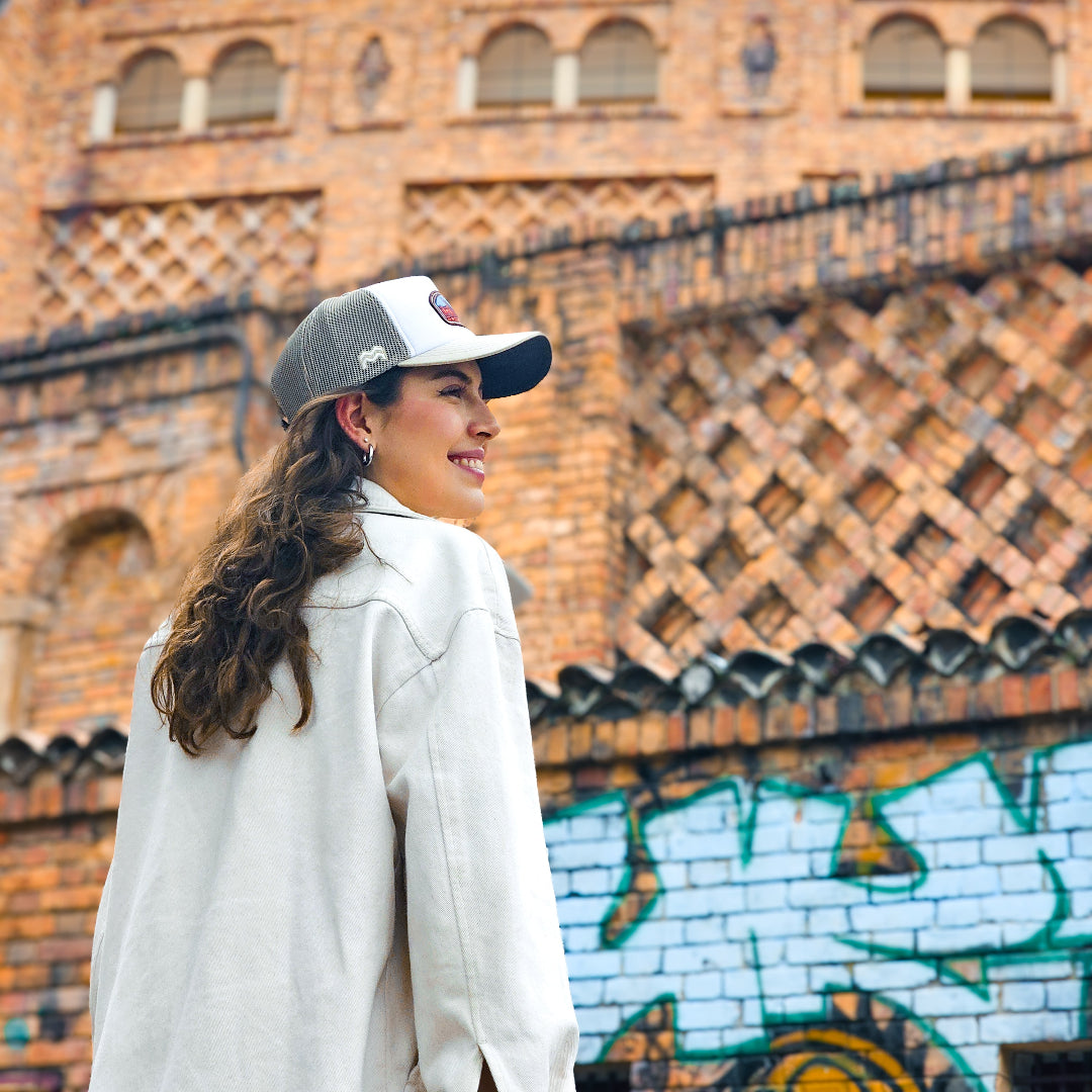 GORRA TRUCKER RINCONES CAPITALINOS MACARENA - FRENTE DURO