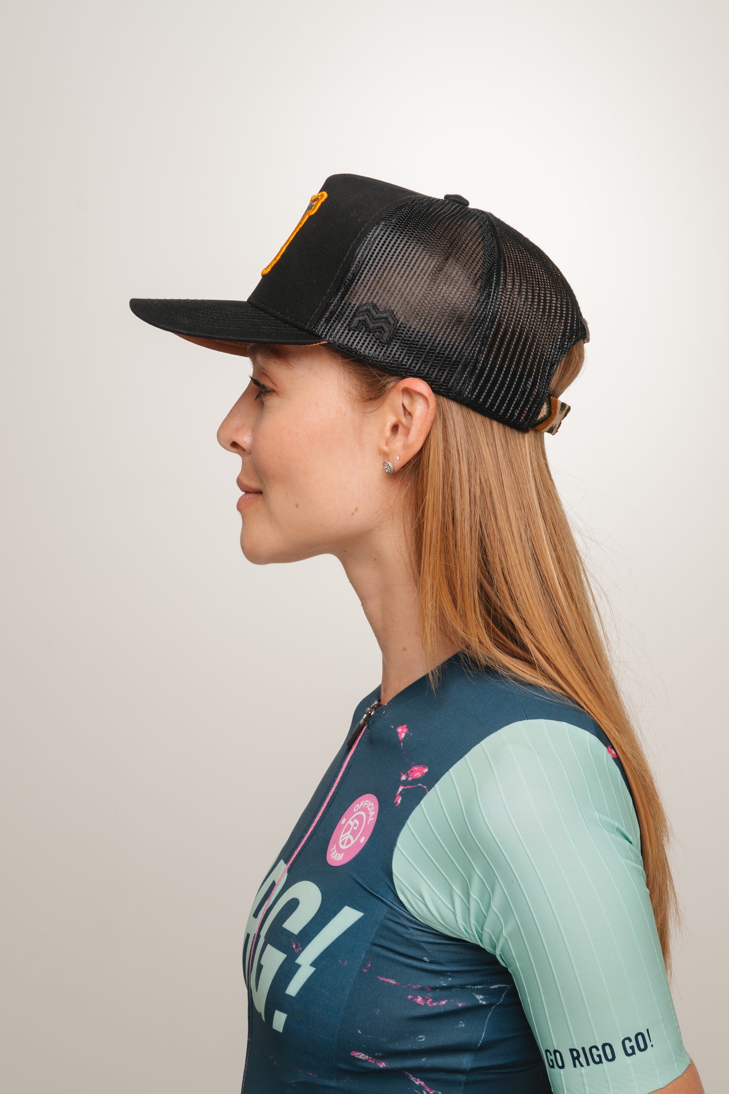 GORRA TRUCKER COLOMBIA EN 2 RUEDAS ALTO DE PALMAS - FRENTE DURO