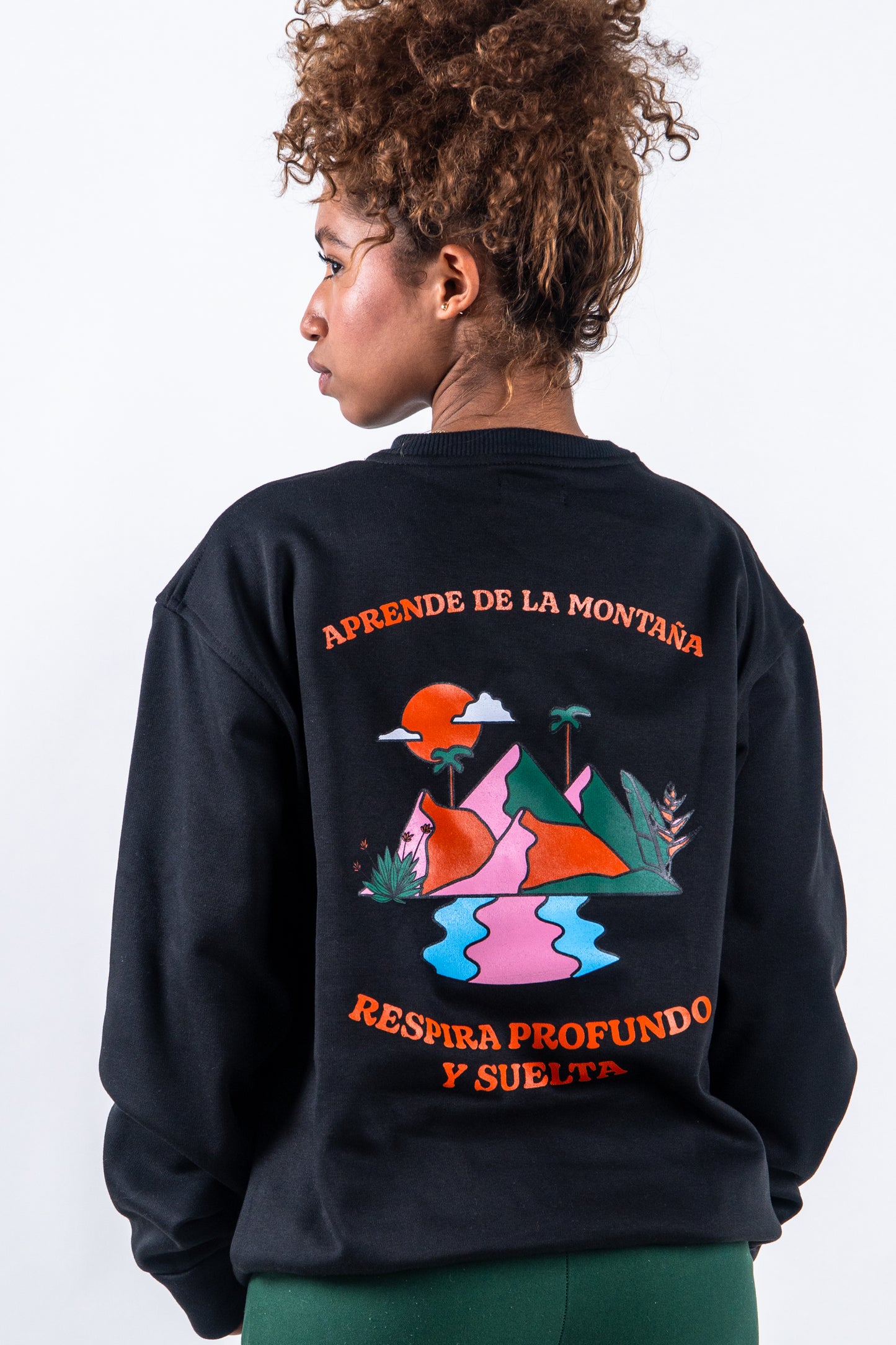 CREWNECK NEGRO UNISEX SANARA MAÑANA - RESPIRAR